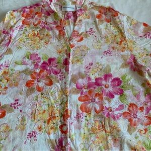 Beautiful multi color Alfred Dunner 3/4 sleeve size 16 cotton blouse.